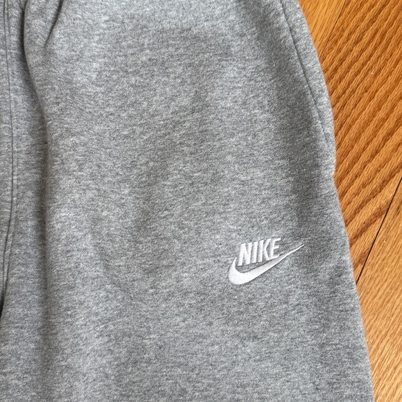 ❄️3/$15 Nike Sportswear Club Fleece Joggers Small - Picture 5 of 12